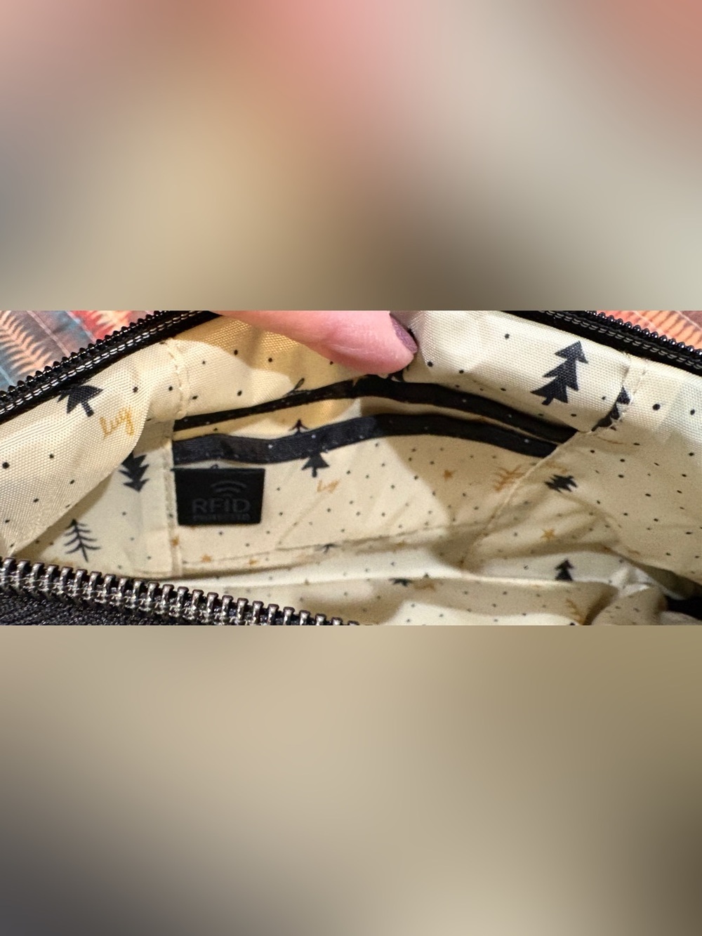 Lug Stretch Crossbody Bag. Snowman Trees. EUC - Picture 12 of 15